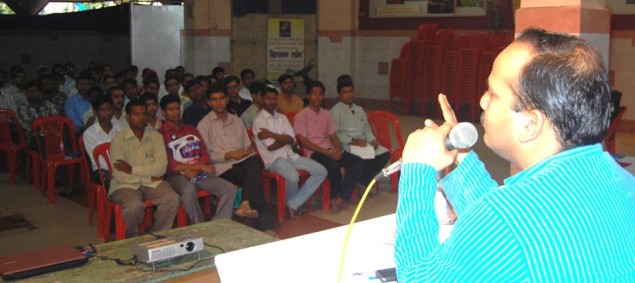 Mr. Abhay Vartak, Sanatan Sanstha addressing the youth present for the program